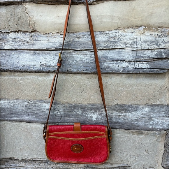 Dooney & Bourke Vintage Red Leather Crossbody/Shoulder Bag - Picture 4 of 15